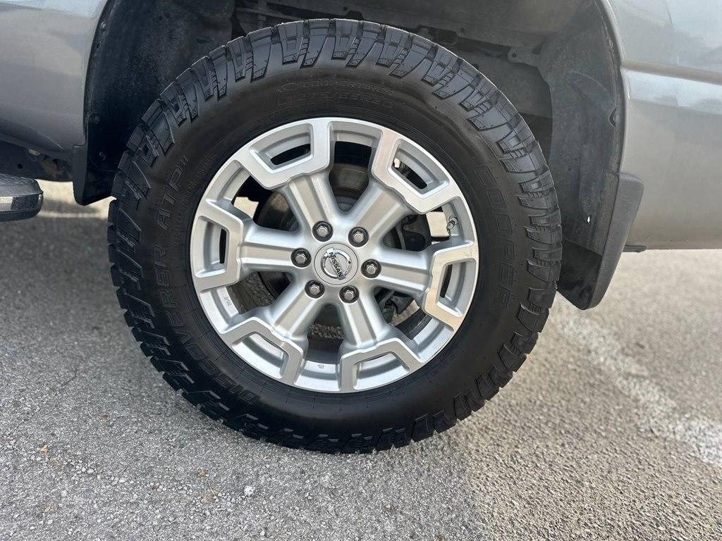 Nissan Titan XD 4x4 Gas Crew Cab SV 2017