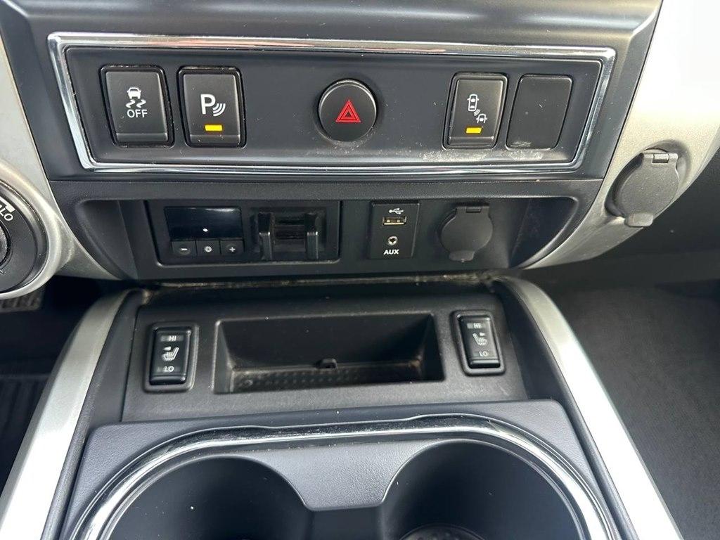 Nissan Titan XD 4x4 Gas Crew Cab SV 2017