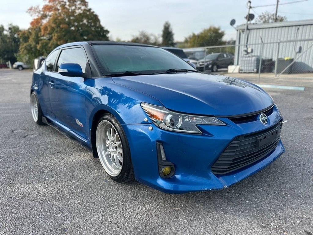 Scion tC 2dr HB Man (Natl) 2015
