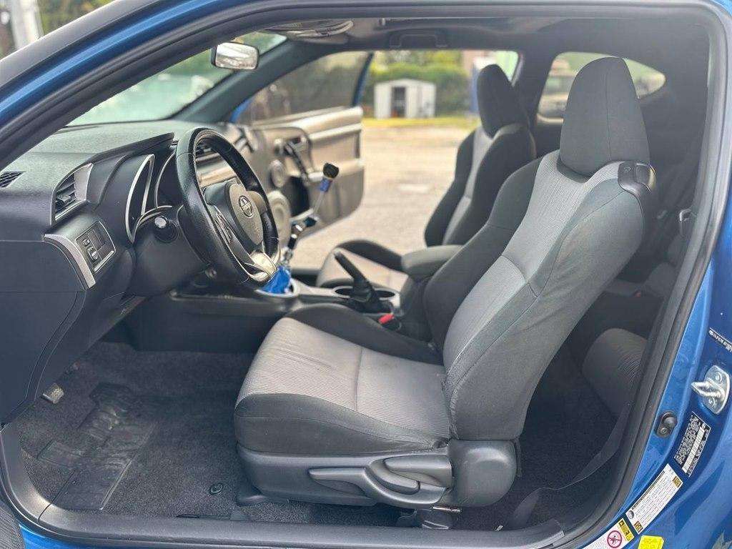Scion tC 2dr HB Man (Natl) 2015