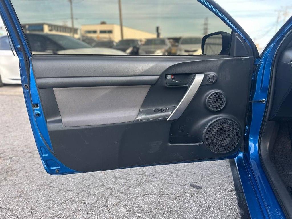 Scion tC 2dr HB Man (Natl) 2015
