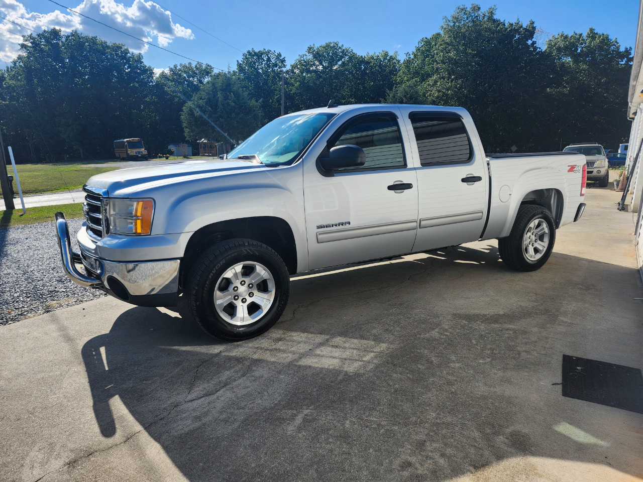 2013 Gmc Sierra 1500 SLE photo 2