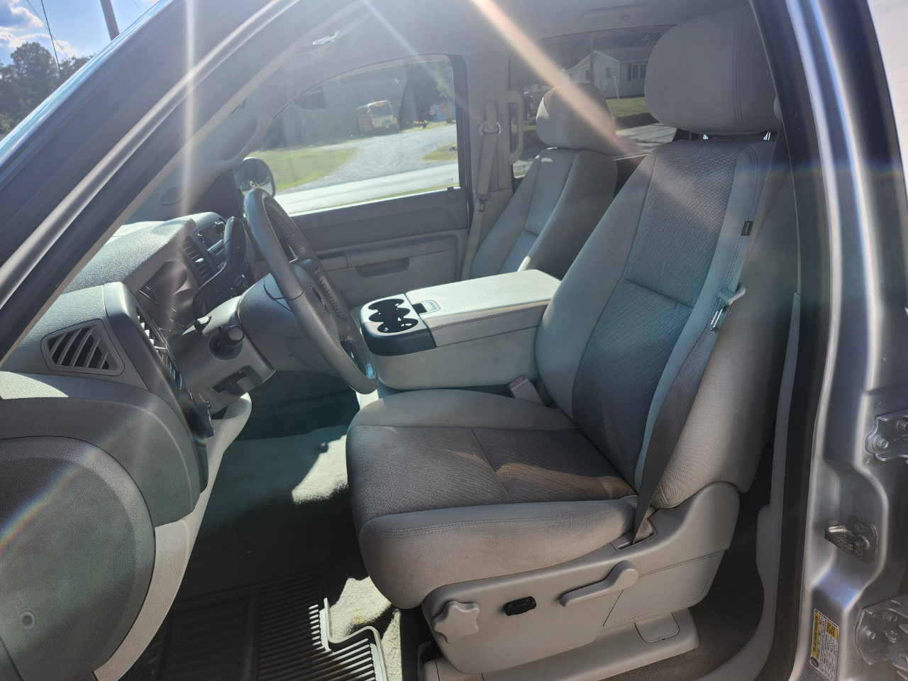 GMC Sierra 1500 4WD Crew Cab 143.5" SLE 2013 GMC Sierra 1500 4WD Crew Cab 143.5" SLE 2013