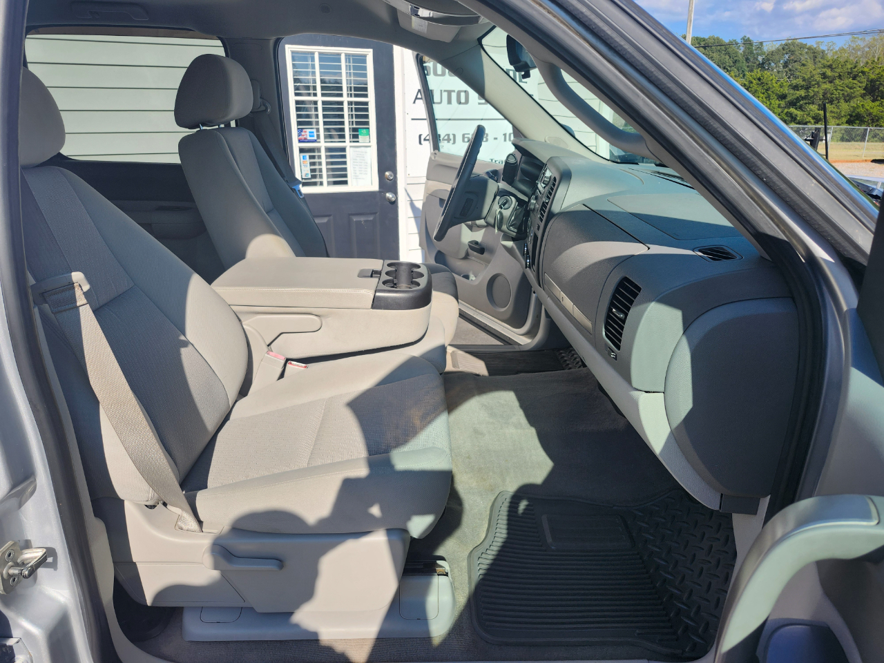 GMC Sierra 1500 4WD Crew Cab 143.5" SLE 2013 GMC Sierra 1500 4WD Crew Cab 143.5" SLE 2013