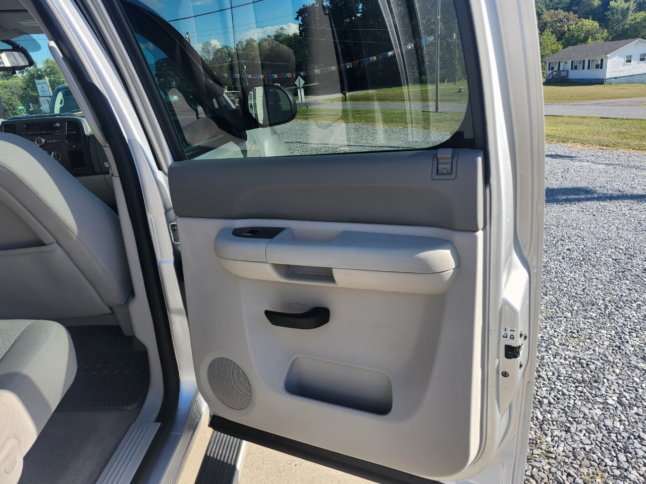 GMC Sierra 1500 4WD Crew Cab 143.5" SLE 2013 GMC Sierra 1500 4WD Crew Cab 143.5" SLE 2013