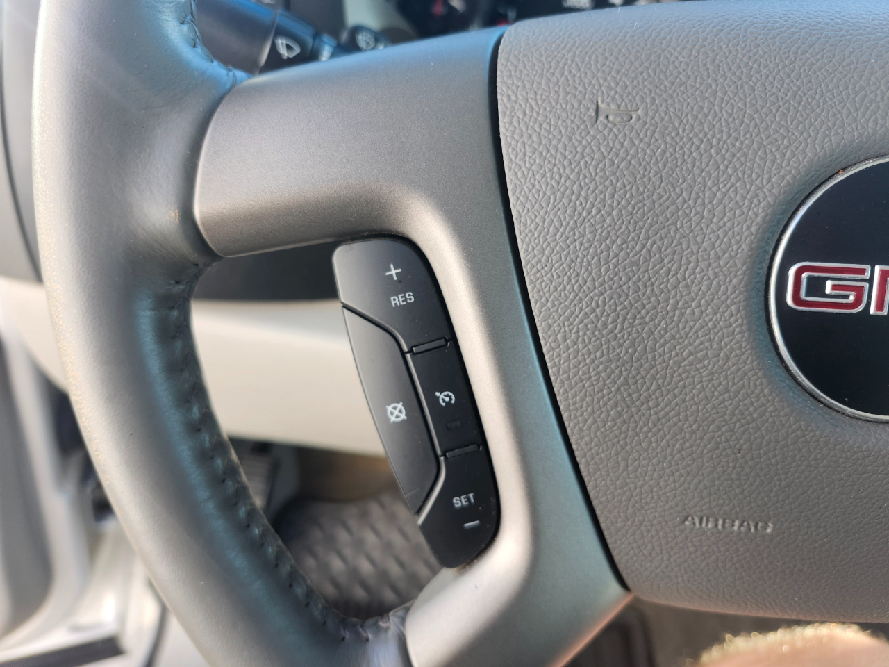 GMC Sierra 1500 4WD Crew Cab 143.5" SLE 2013 GMC Sierra 1500 4WD Crew Cab 143.5" SLE 2013