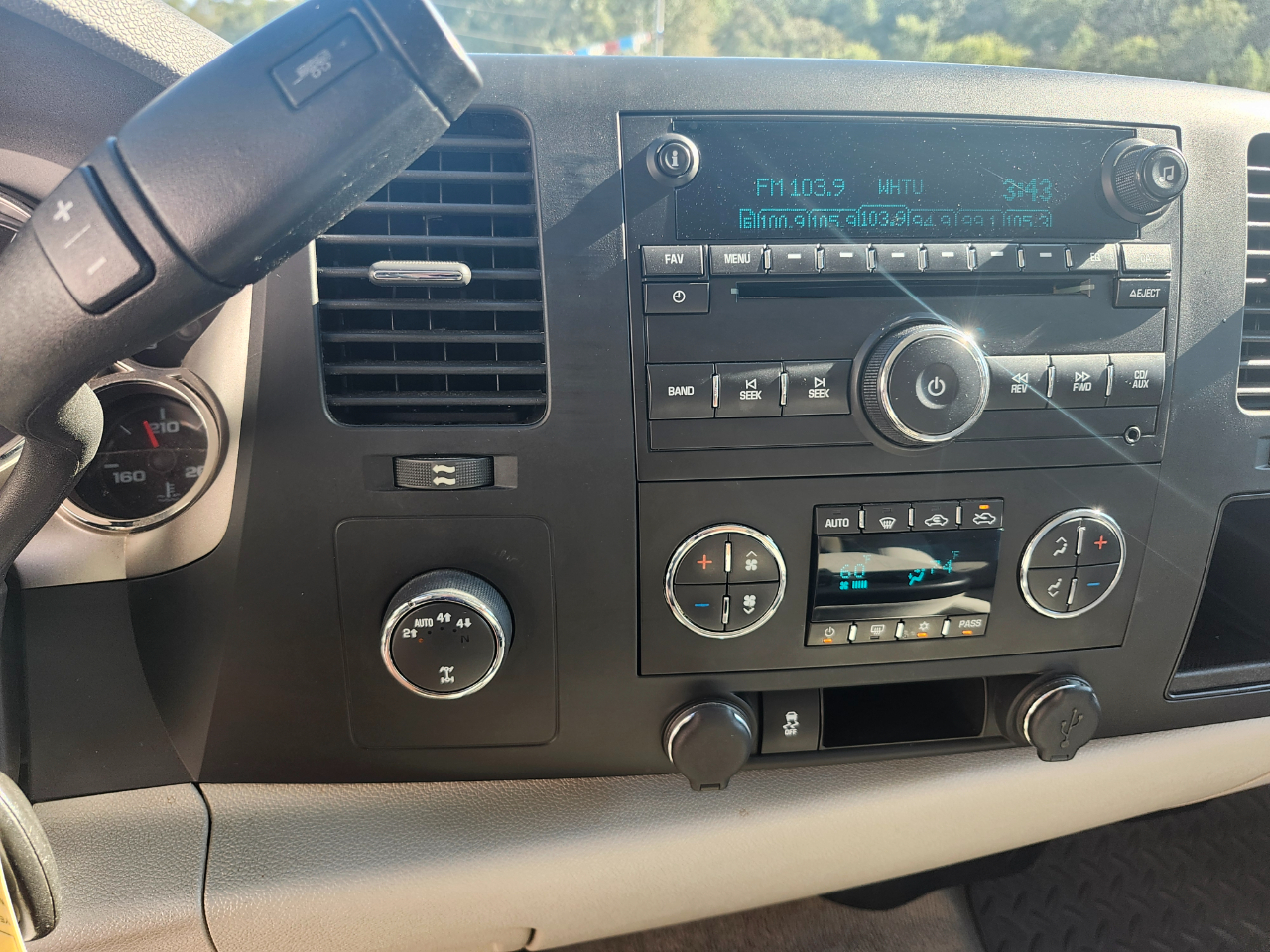 GMC Sierra 1500 4WD Crew Cab 143.5" SLE 2013 GMC Sierra 1500 4WD Crew Cab 143.5" SLE 2013