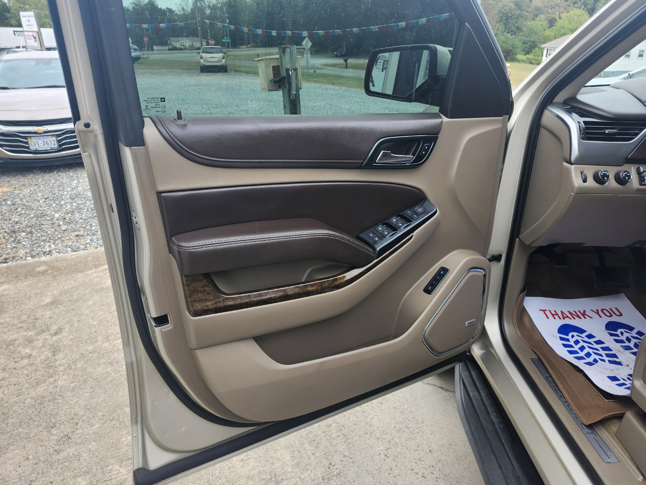 Chevrolet Suburban 4WD 4dr LT 2015 Chevrolet Suburban 4WD 4dr LT 2015