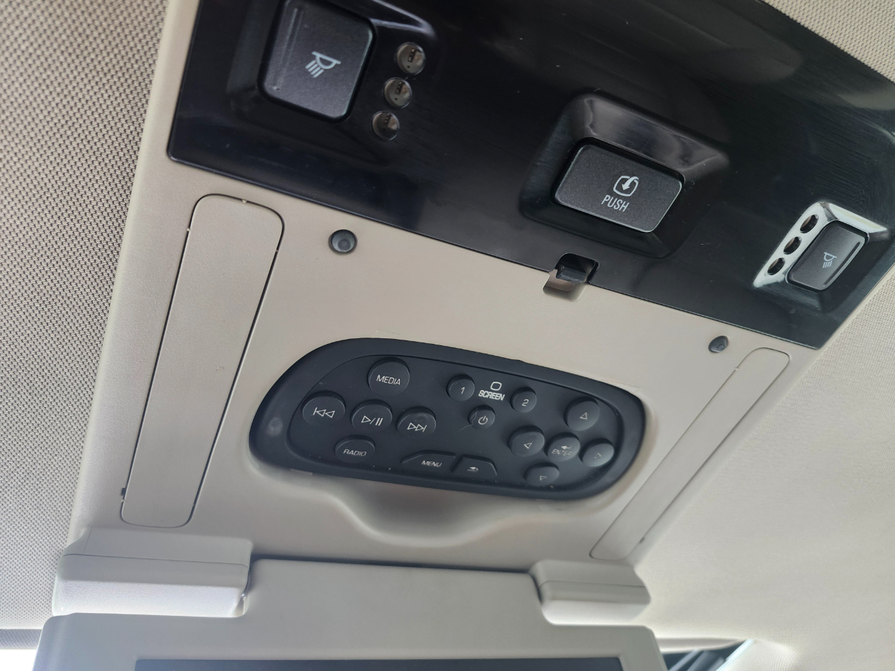 Chevrolet Suburban 4WD 4dr LT 2015 Chevrolet Suburban 4WD 4dr LT 2015