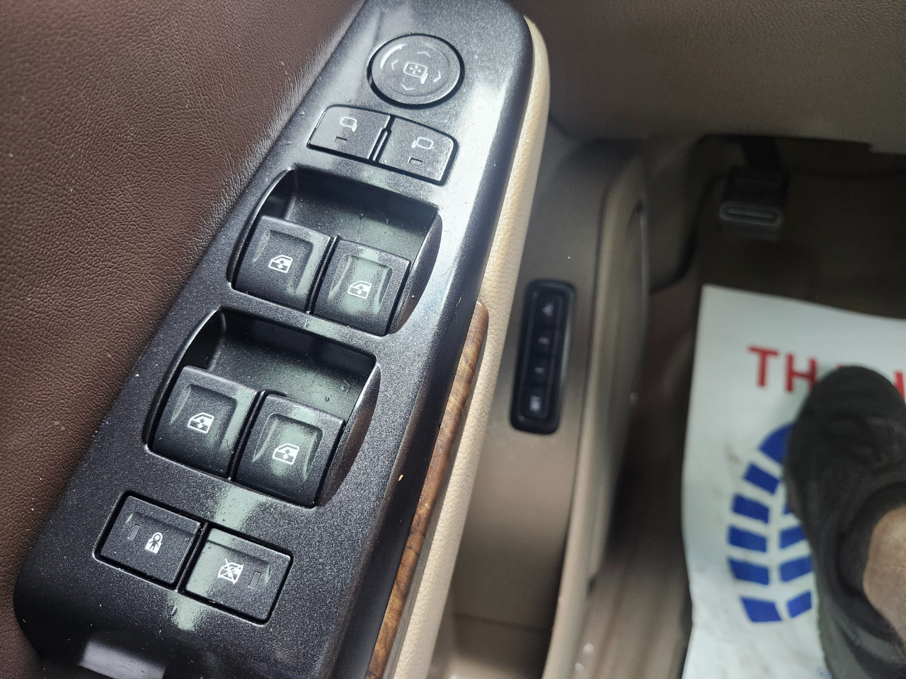 Chevrolet Suburban 4WD 4dr LT 2015 Chevrolet Suburban 4WD 4dr LT 2015