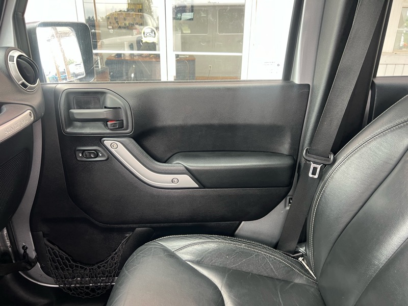 2016 Jeep Wrangler Sahara photo 6