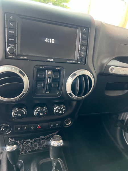 2016 Jeep Wrangler Sahara photo 7