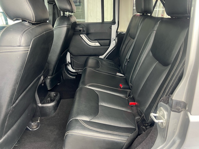 2016 Jeep Wrangler Sahara photo 11