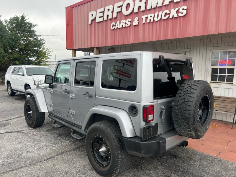 2016 Jeep Wrangler Sahara photo 13