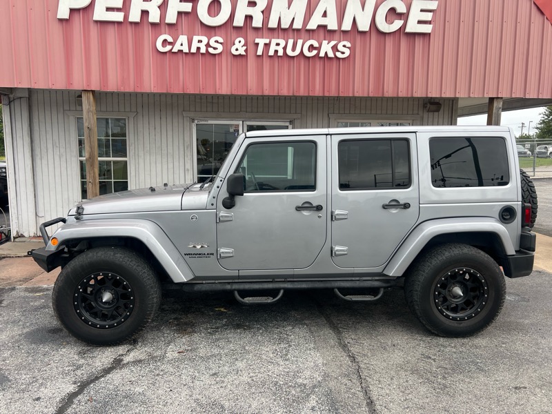 2016 Jeep Wrangler Sahara photo 2