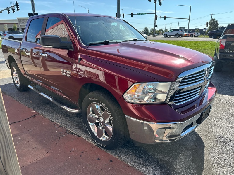 2018 Ram 1500 SLT photo 3