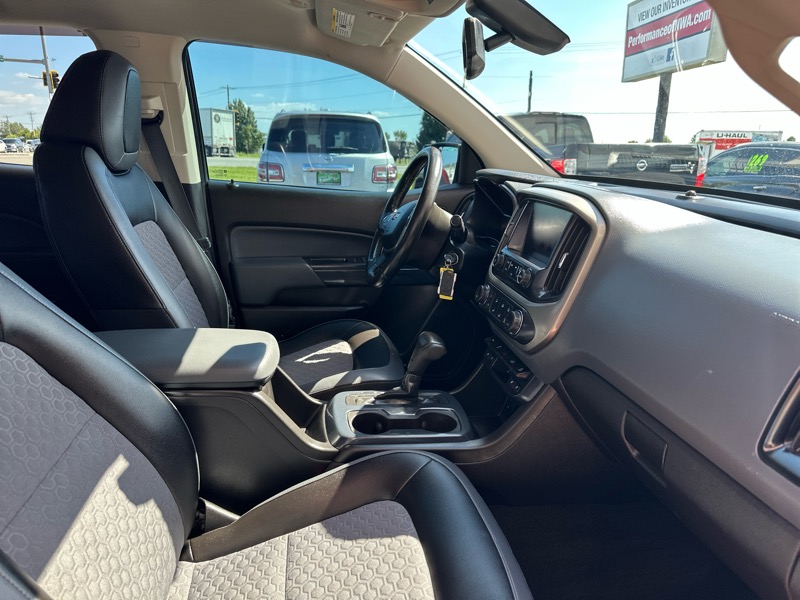 2015 Chevrolet Colorado LT photo 2