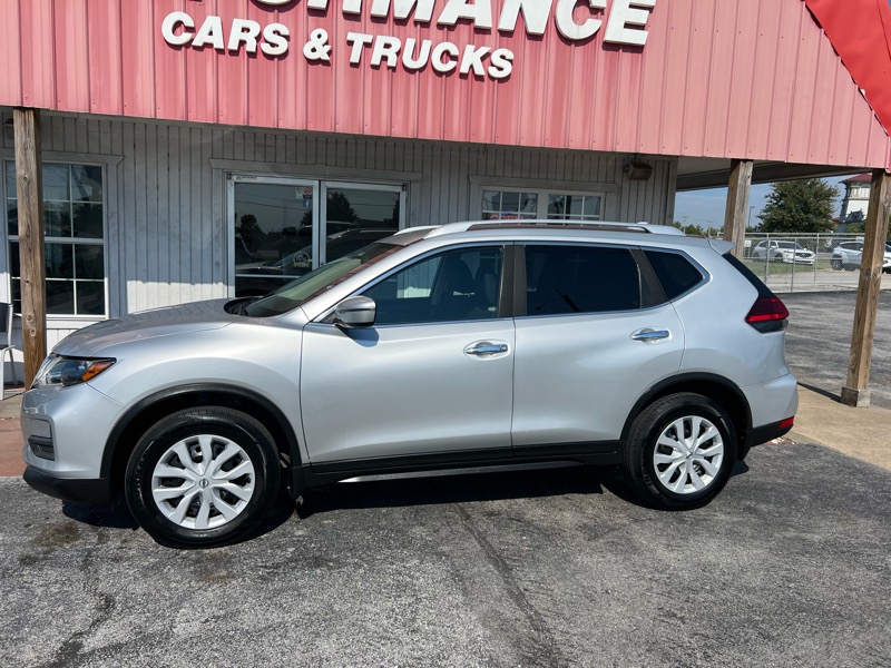 2017 Nissan Rogue S AWD photo 2