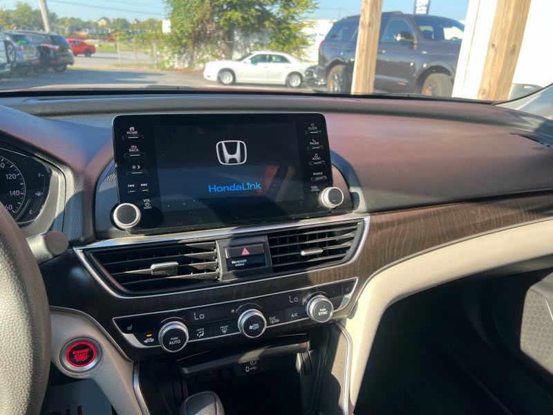 2019 Honda Accord EX photo 10