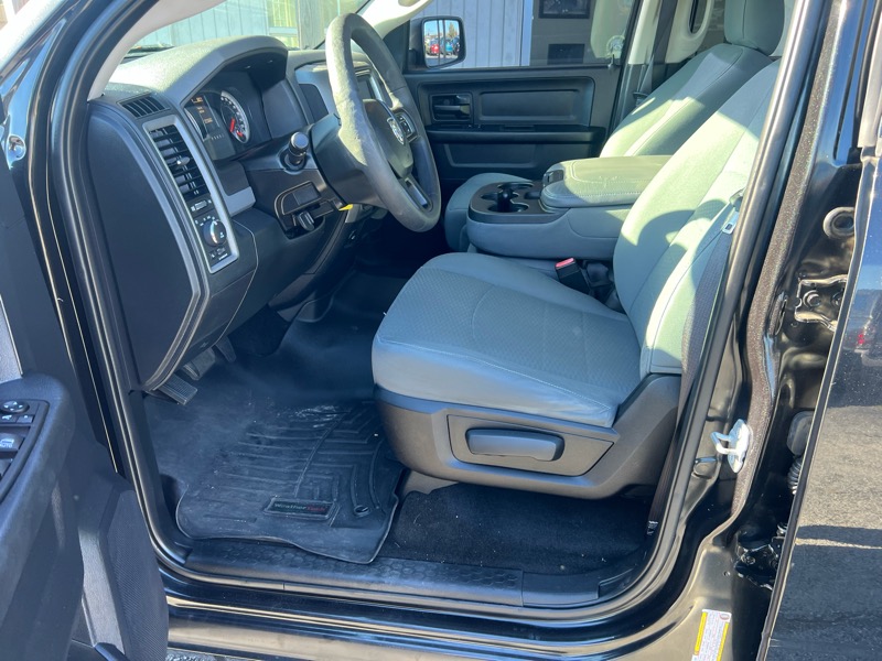 RAM 1500 Express 4x2 Crew Cab 5'7" Box 2015 RAM 1500 Express 4x2 Crew Cab 5'7" Box 2015