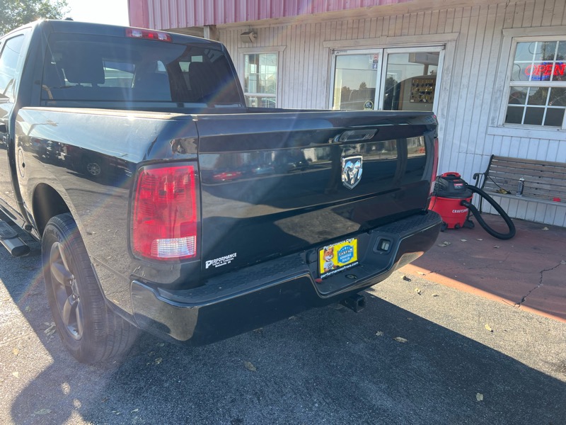 RAM 1500 Express 4x2 Crew Cab 5'7" Box 2015 RAM 1500 Express 4x2 Crew Cab 5'7" Box 2015