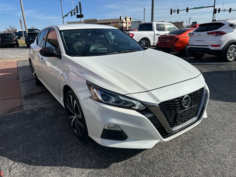 2021 Nissan Altima 2.5 SR photo 3
