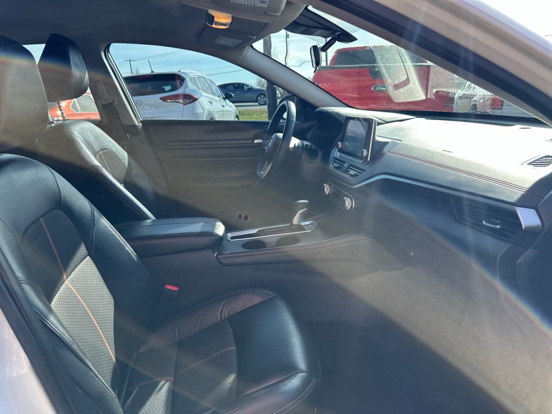 2021 Nissan Altima 2.5 SR photo 4