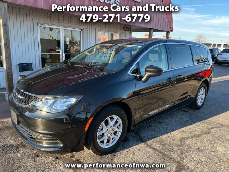 2020 Chrysler Voyager LX