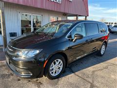 2020 Chrysler Voyager 