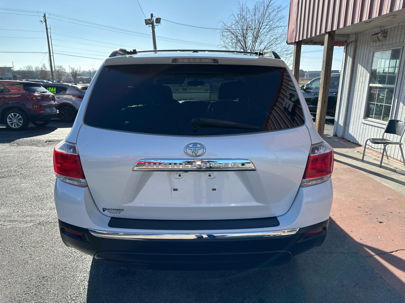 Toyota Highlander SE FWD V6 2012