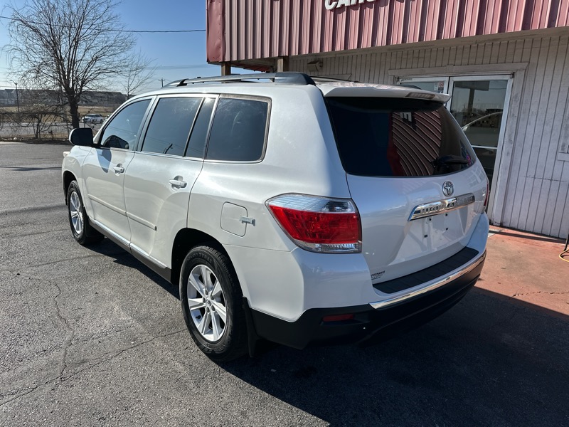 Toyota Highlander SE FWD V6 2012