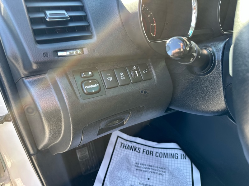 Toyota Highlander SE FWD V6 2012