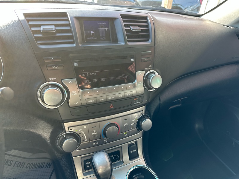 Toyota Highlander SE FWD V6 2012