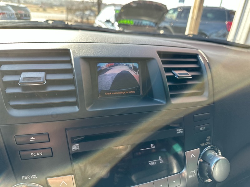 Toyota Highlander SE FWD V6 2012