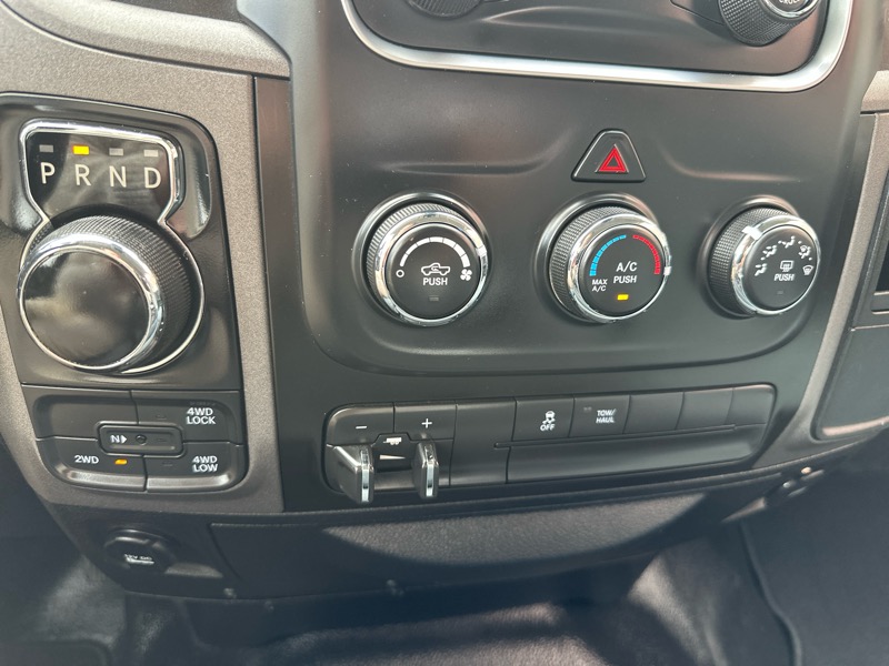 RAM 1500 Tradesman Crew Cab SWB 4WD 2018