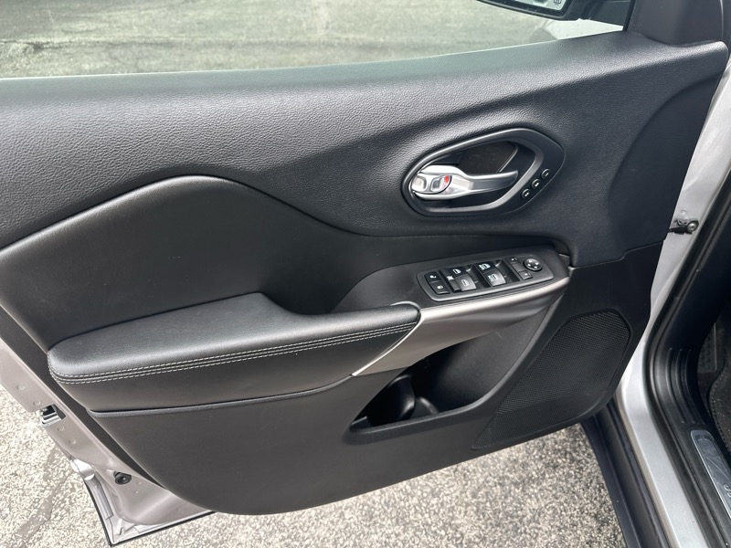 Jeep Cherokee Limited FWD 2019