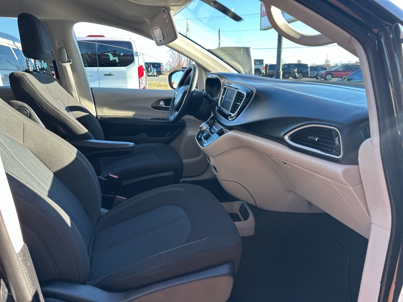 Chrysler Voyager L 2021