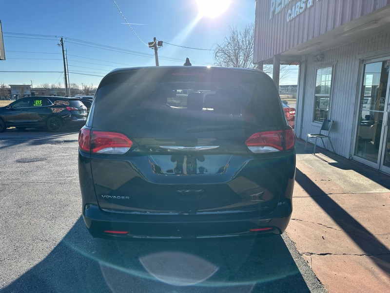 Chrysler Voyager L 2021