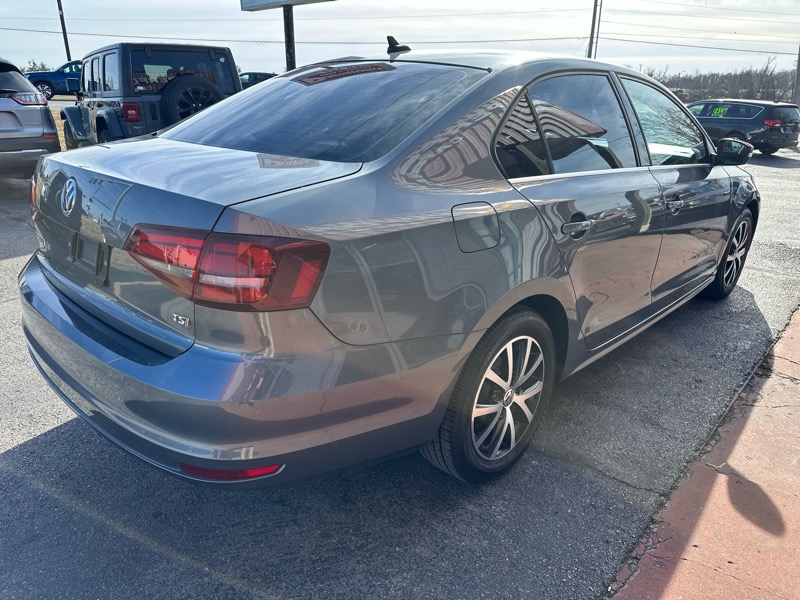 Volkswagen Jetta 1.4T SE 6A 2017