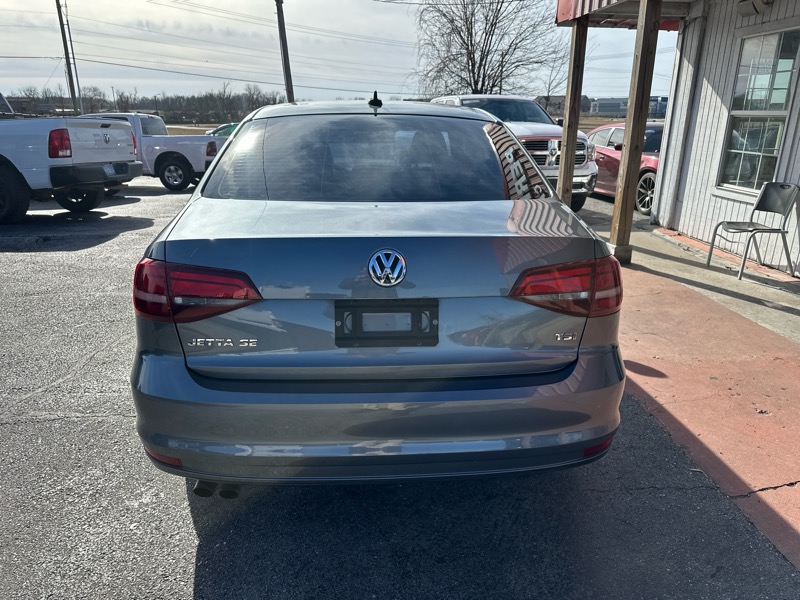 Volkswagen Jetta 1.4T SE 6A 2017