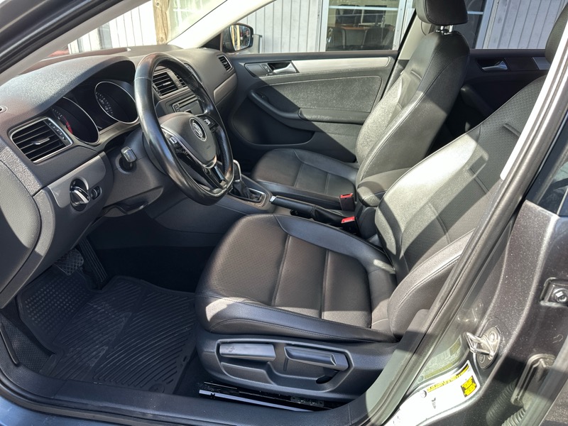 Volkswagen Jetta 1.4T SE 6A 2017