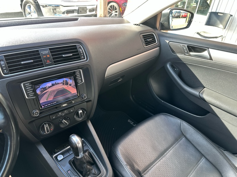 Volkswagen Jetta 1.4T SE 6A 2017