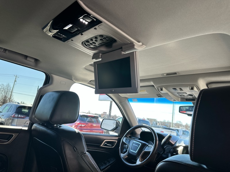 GMC Yukon Denali 4WD 2016