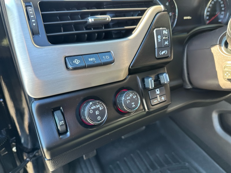 GMC Yukon Denali 4WD 2016