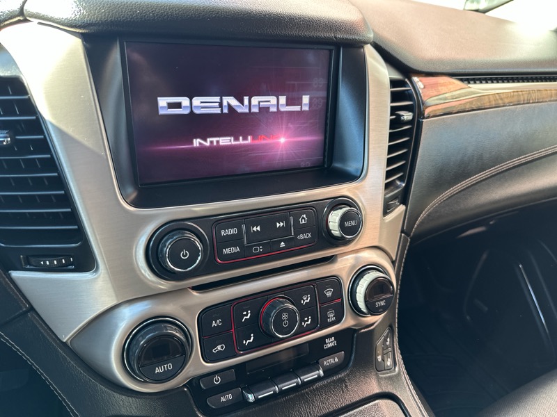 GMC Yukon Denali 4WD 2016