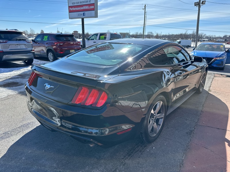 Ford Mustang EcoBoost Coupe 2016