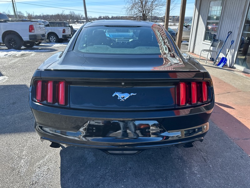 Ford Mustang EcoBoost Coupe 2016