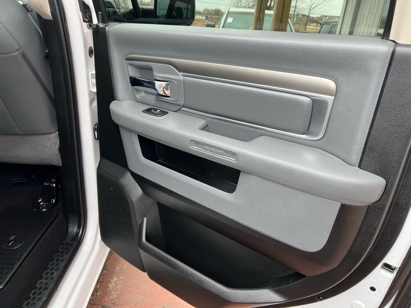 RAM 1500 Classic Lone Star 4x2 Crew Cab 5'7" Box 2019