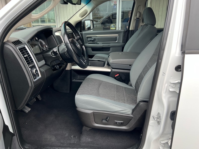 RAM 1500 Classic Lone Star 4x2 Crew Cab 5'7" Box 2019