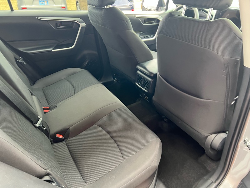 Toyota RAV4 Hybrid LE 2023